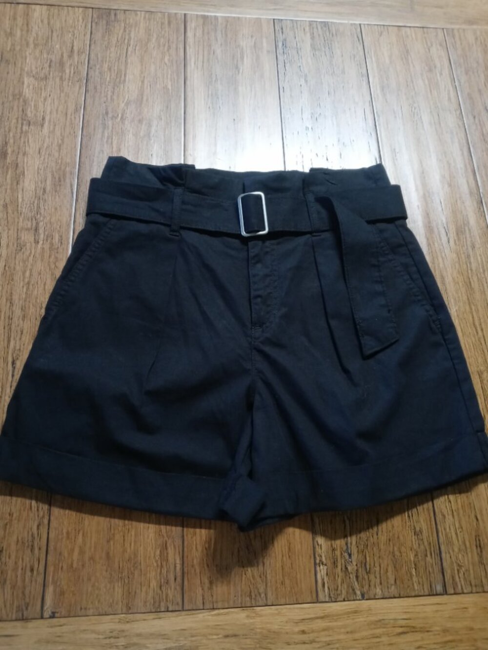 BANANA REPUBLIC FACTORY 4in belted shorts in black (sz0)